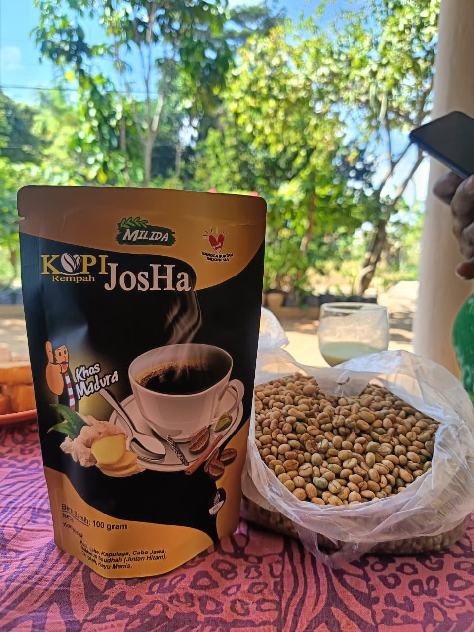 KOPI, KERIPIK SINGKONG DAN TALAS